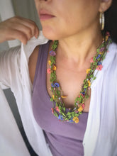 Load image into Gallery viewer, Petite Daisy 57&quot; Lariat Necklace
